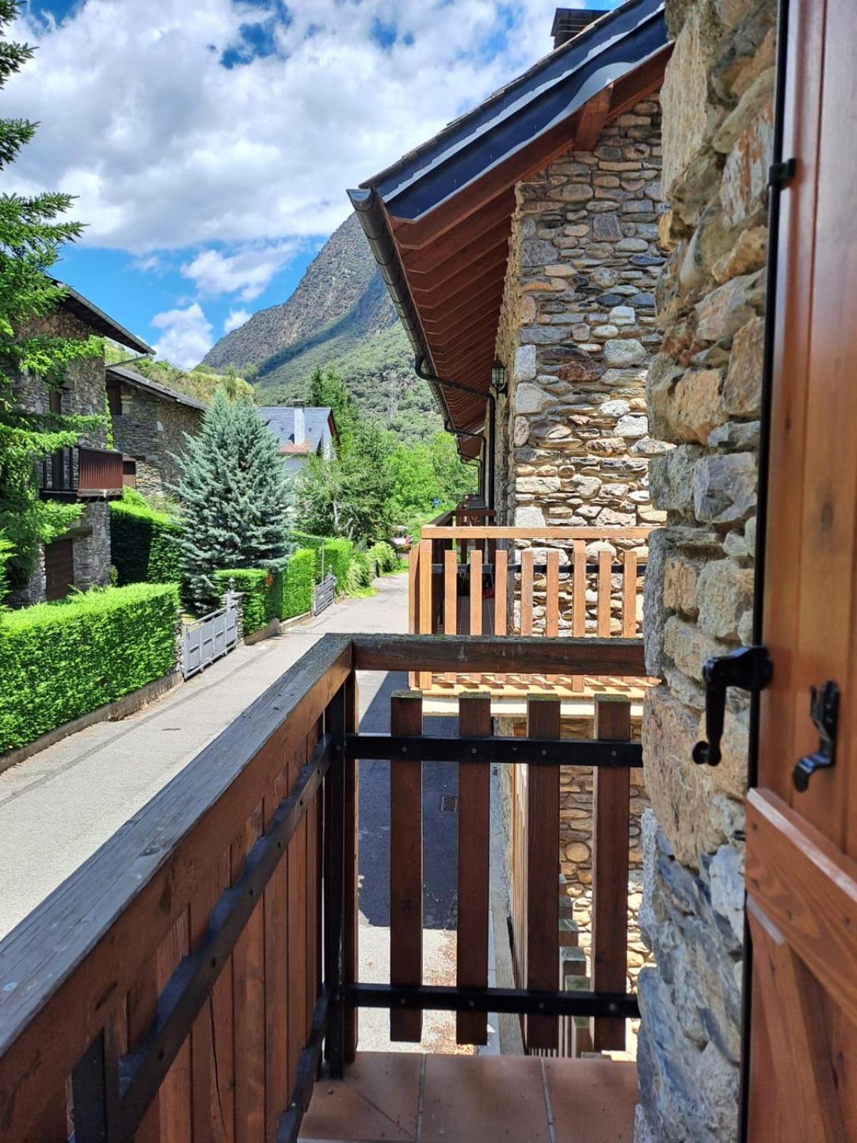 Duplex De Muntanya En Zona Verda A Escaló 外观 照片