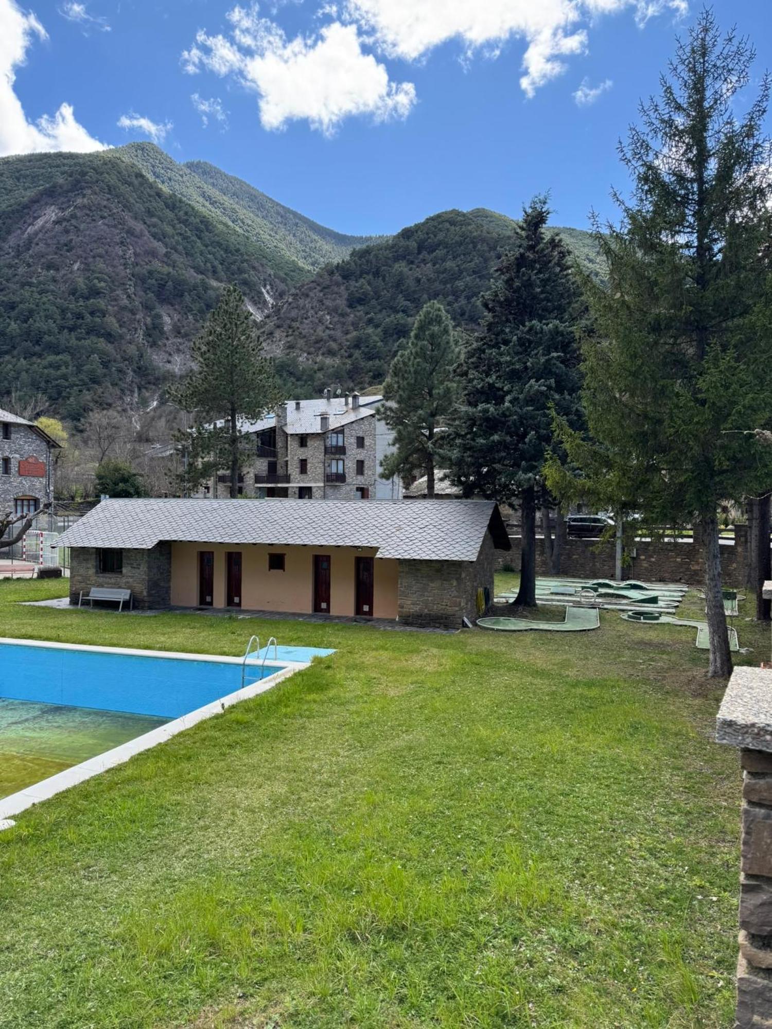 Duplex De Muntanya En Zona Verda A Escaló 外观 照片